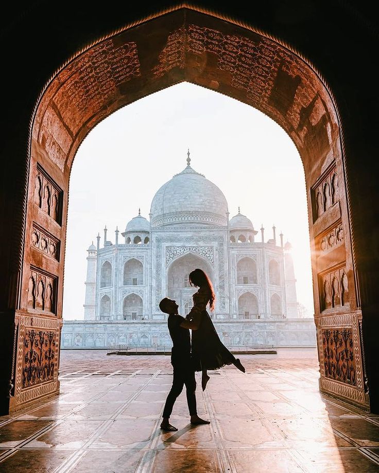 Things To Keep In Mind While Planning Your Pre-Wedding Shoot At Taj Mahal